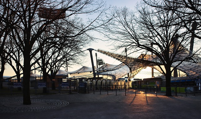 不容乐观 不容乐观